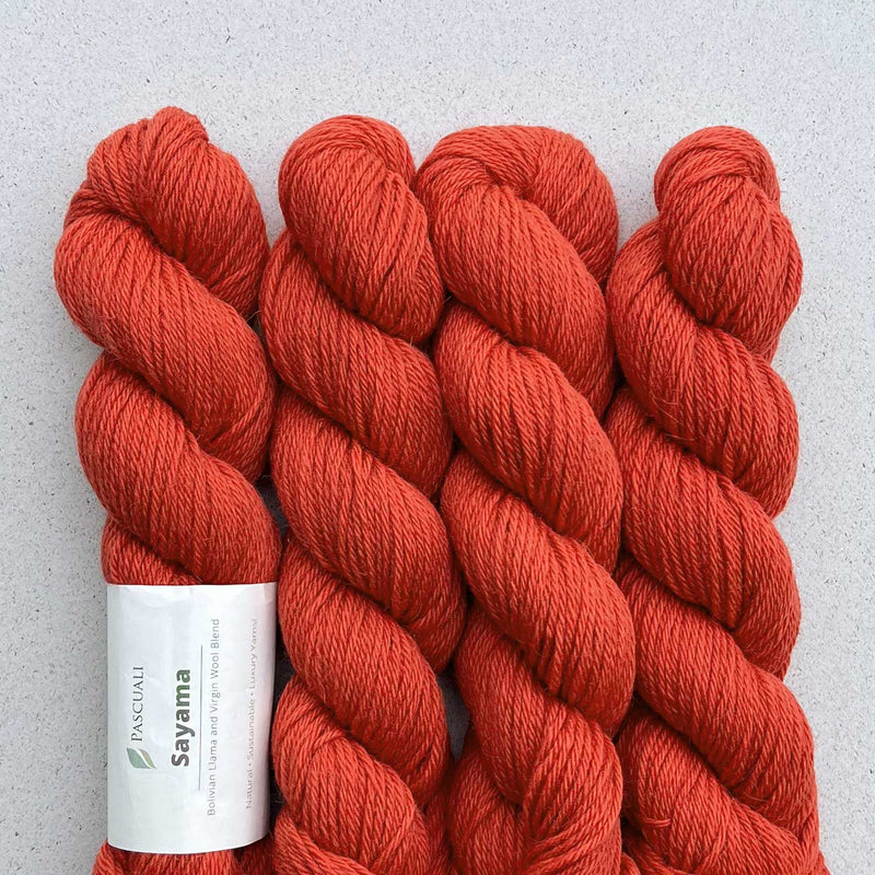 Pascuali Sayama in 332 Terrakotta: Lama-Schurwoll-Garn.