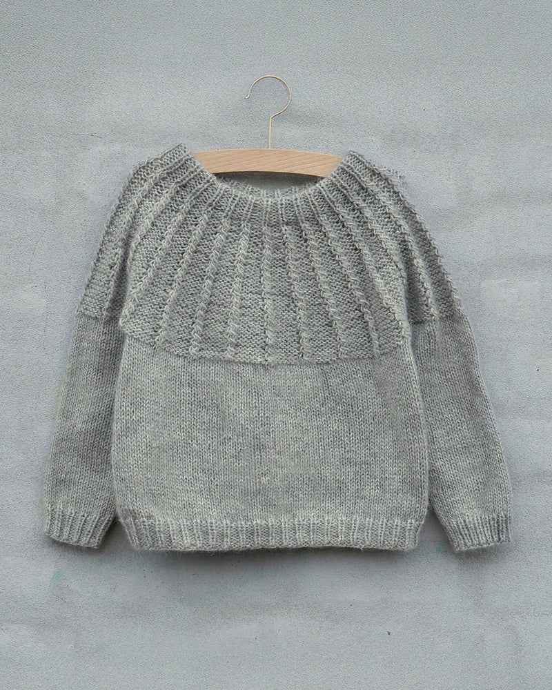 Bjørk Sweater (Kinder) – Strickanleitung & Garnpaket - BONIFAKTUR - Kleinste -Bjørk Sweater Kinder