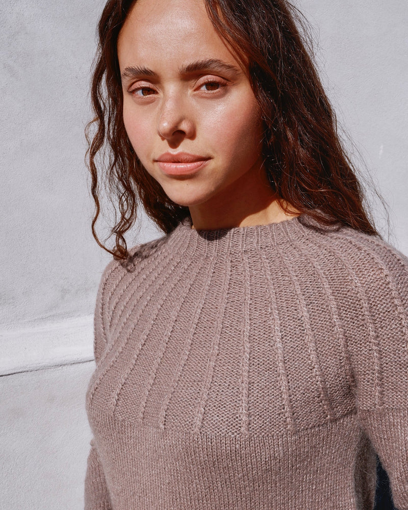Bjørk Sweater – Strickanleitung & Garnpaket - BONIFAKTUR - Kleinste -Bjørk Sweater – Strickanleitung & Garnpaket - BONIFAKTUR