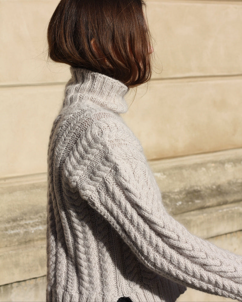 Chunky Cable Sweater – Strickanleitung & Garnpaket - BONIFAKTUR - Kleinste -Chunky Cable Sweater – Strickanleitung & Garnpaket - BONIFAKTUR