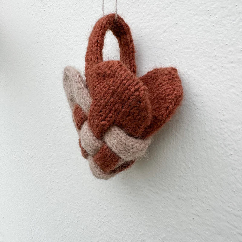 Olives Christmas Heart – Strickanleitung & Garnpaket - BONIFAKTUR - Kleinste - Olives Christmas Heart – Strickanleitung & Garnpaket