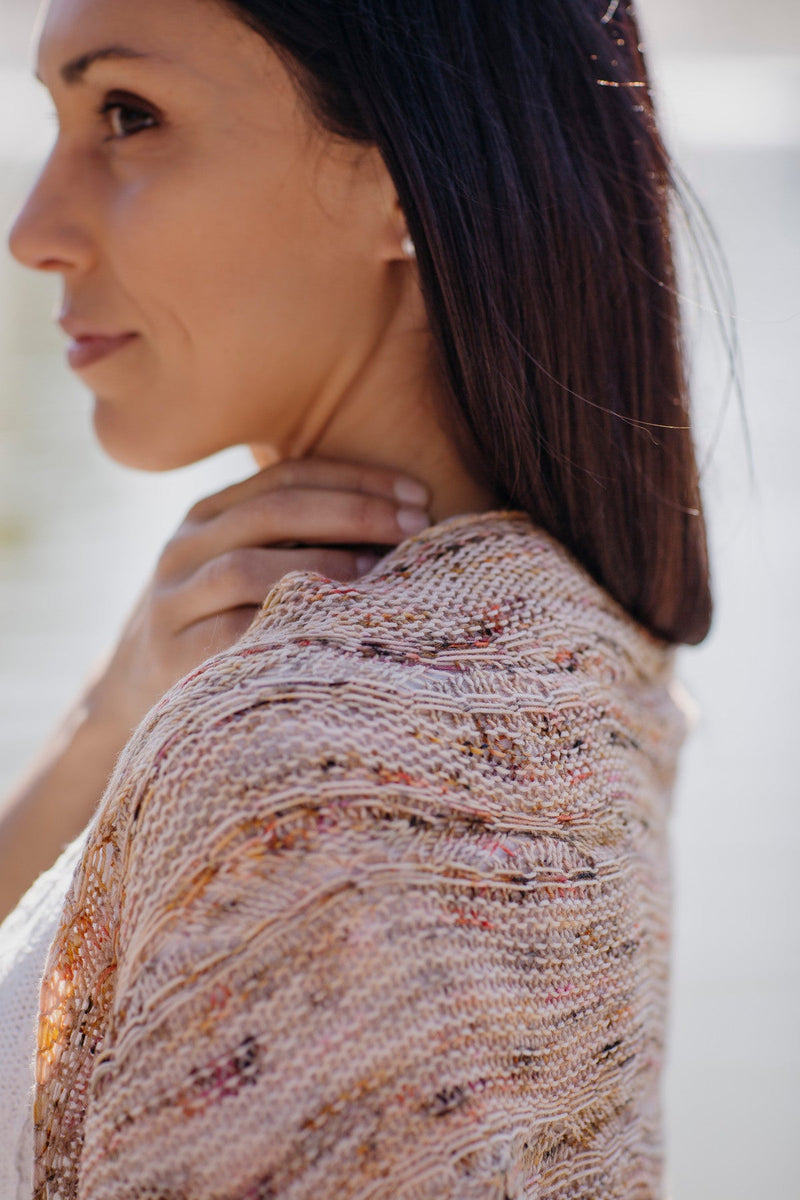 The Lone Skein Shawl (Joji Locatelli) – Garnpaket - BONIFAKTUR - Kleinste -The Lone Skein Shawl von Joji Locatelli
