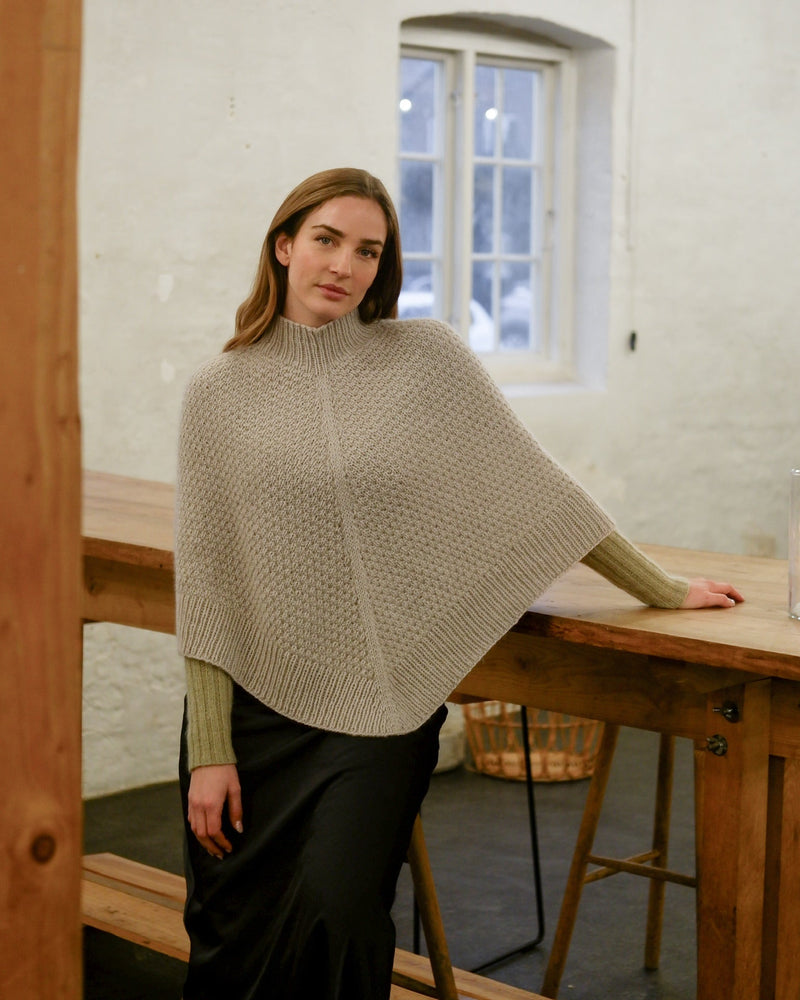 Elvira Poncho – Strickanleitung & Garnpaket