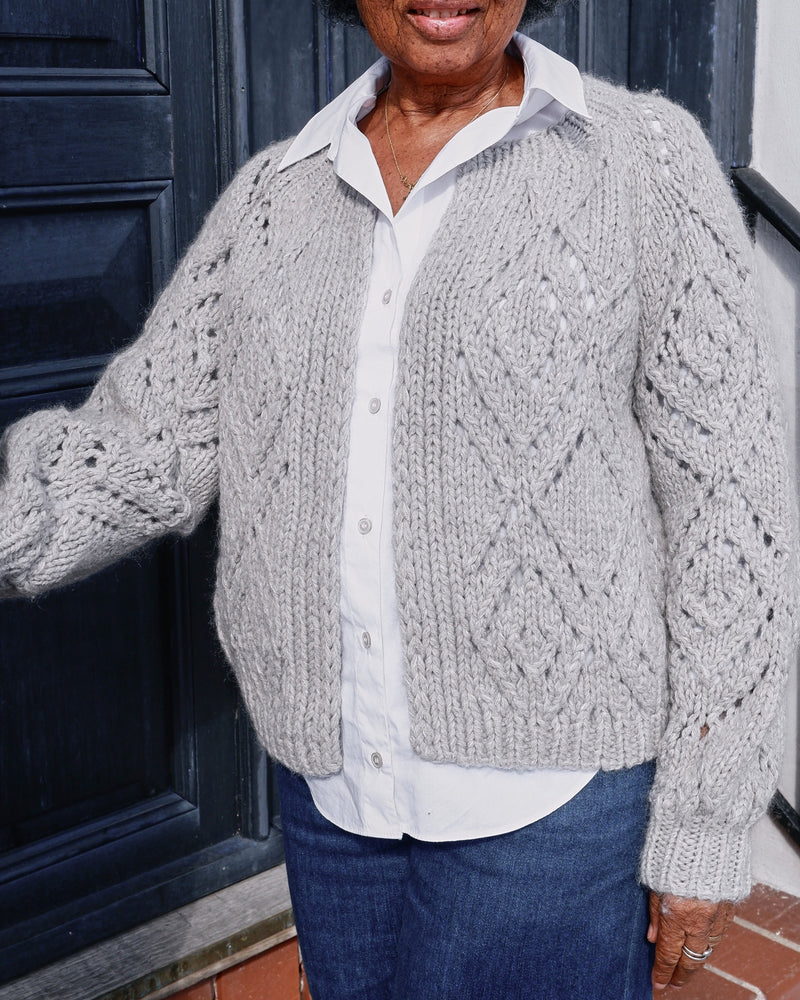 Clotilde Cardigan – Strickanleitung & Garnpaket - BONIFAKTUR - Kleinste -Clotilde Cardigan – Strickanleitung & Garnpaket - BONIFAKTUR