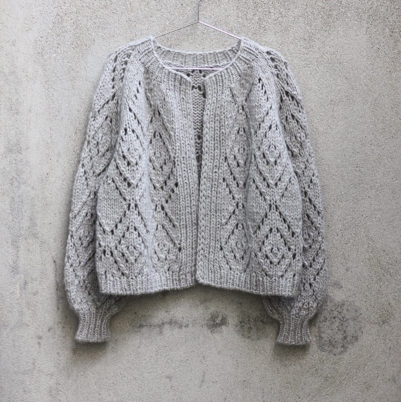 Clotilde Cardigan – Strickanleitung & Garnpaket - BONIFAKTUR - Kleinste -Clotilde Cardigan – Strickanleitung & Garnpaket - BONIFAKTUR