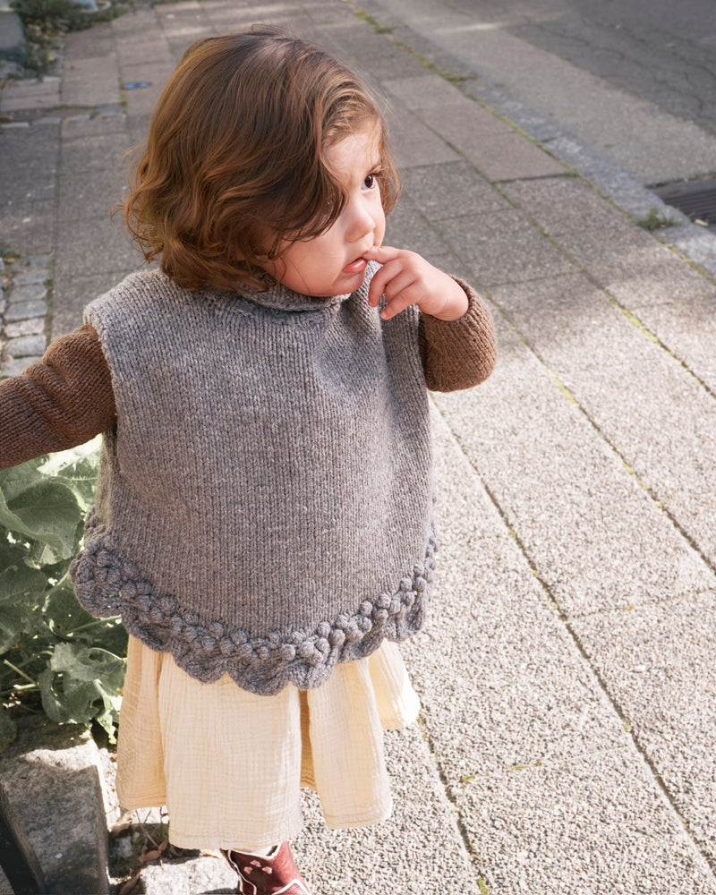 Gooseberry Poncho (Kinder) – Strickanleitung & Garnpaket - BONIFAKTUR - Kleinste -Gooseberry Poncho Kinder