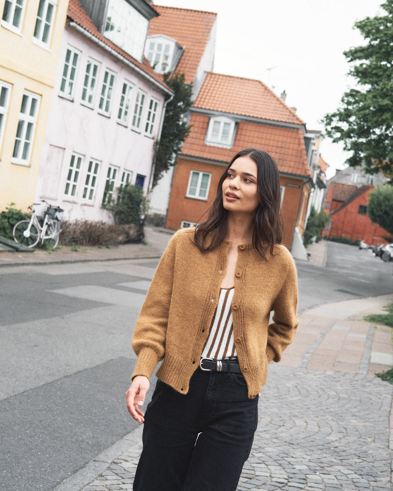 Johanne Cardigan – Strickanleitung & Garnpaket - BONIFAKTUR - Kleinste -Johanne Cardigan – Strickanleitung & Garnpaket - BONIFAKTUR
