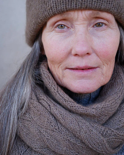 Olive Scarf – Strickanleitung & Garnpaket - BONIFAKTUR - Kleinste - Olive Scarf – Strickanleitung & Garnpaket