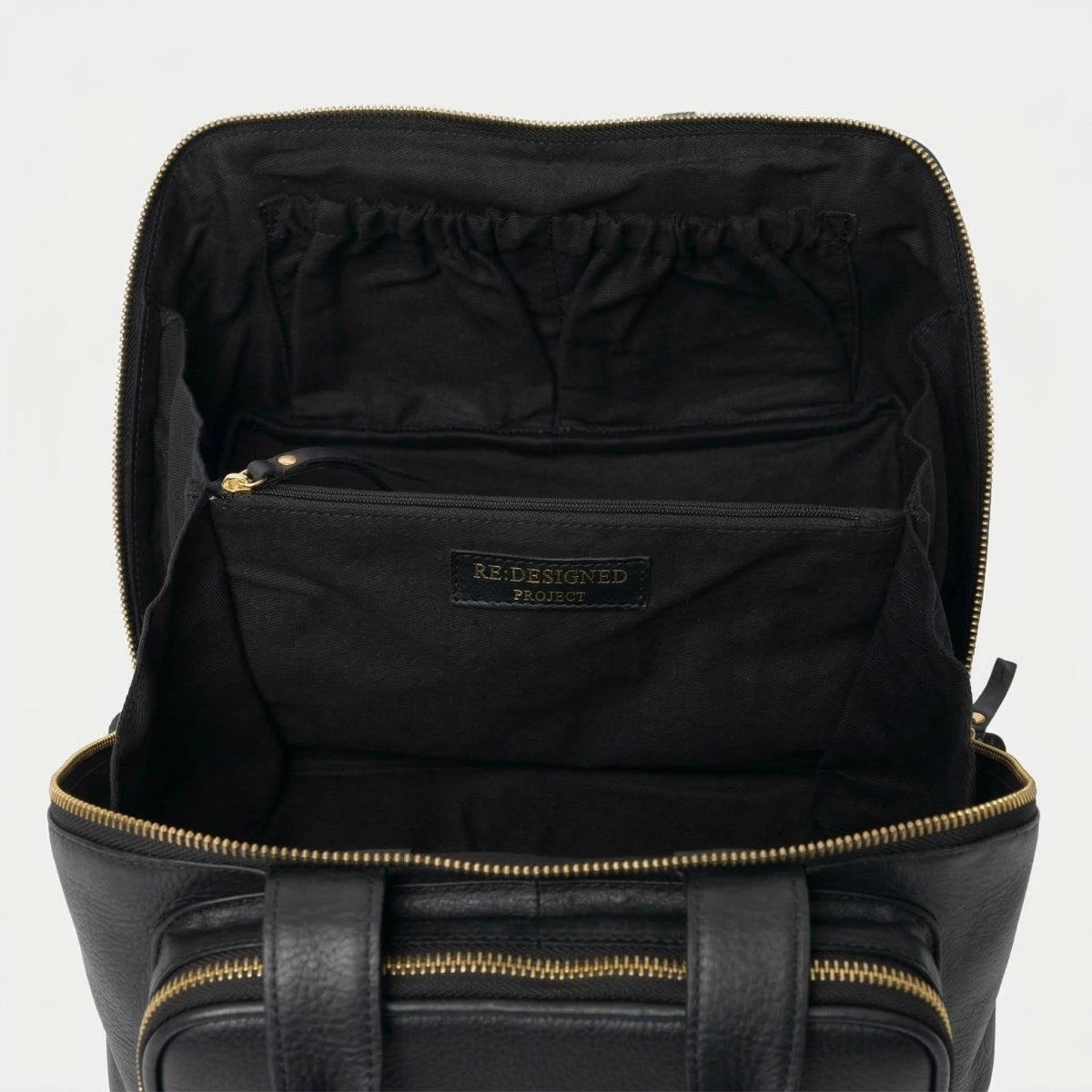 RE:DESIGNED Project 39 - BONIFAKTUR - Taupe - farbe_black - and - gold